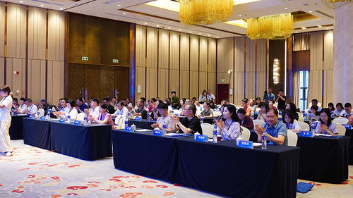 中老年文化藝術(shù)的嶄新舞臺(tái) 中國群眾文化學(xué)會(huì)中老年文化藝術(shù)交流委員會(huì)成立大會(huì)在合肥隆重召開